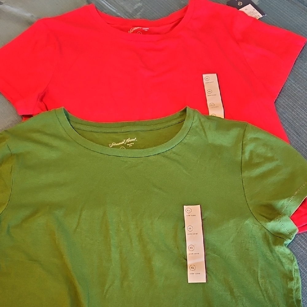 Universal Thread Red and Green Short Sleeve Tees